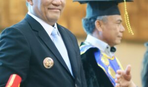 Gubernur Yulius Selvanus